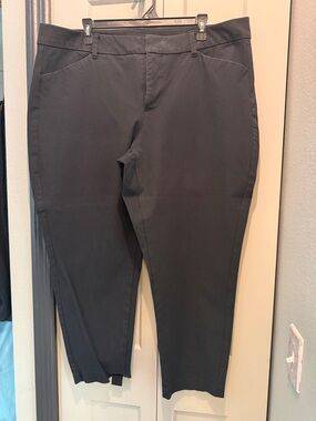 Woman’s Old Navy Black Stretch Chino Pants
